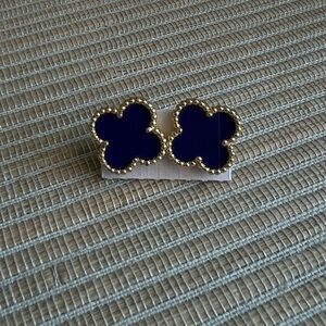 ⭐️-Gold and navy Blue Clover stud  Earrings